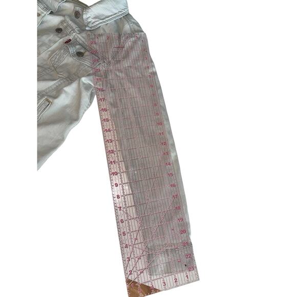 Levi’s Womens Light Wash Denim Trucker Jacket M Classic Jean Coat Casual Cowgirl - Picture 9 of 10